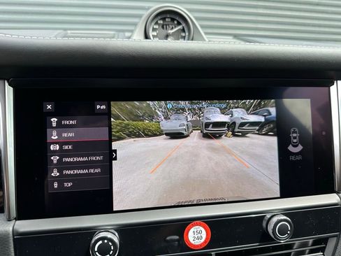 Used 2025 Porsche Macan image 26