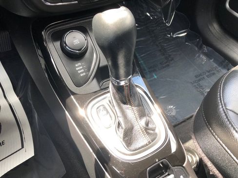 Used 2018 Jeep Compass Limited AWD/4WD image 26