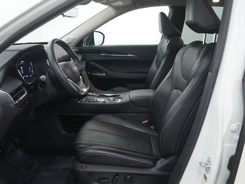 Used 2024 INFINITI QX60 Sensory image 17