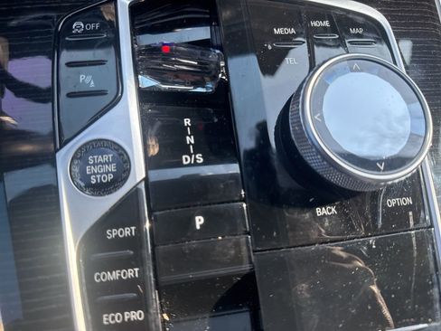 Used 2025 BMW X5 M60i w/ Executive Package image 13