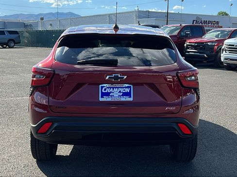 Certified 2024 Chevrolet Trax RS w/ Driver Confidence Package FWD image 6