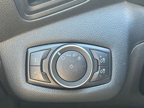 Used 2017 Ford Escape SE image 31