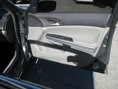Used 2010 Honda Accord EX image 12