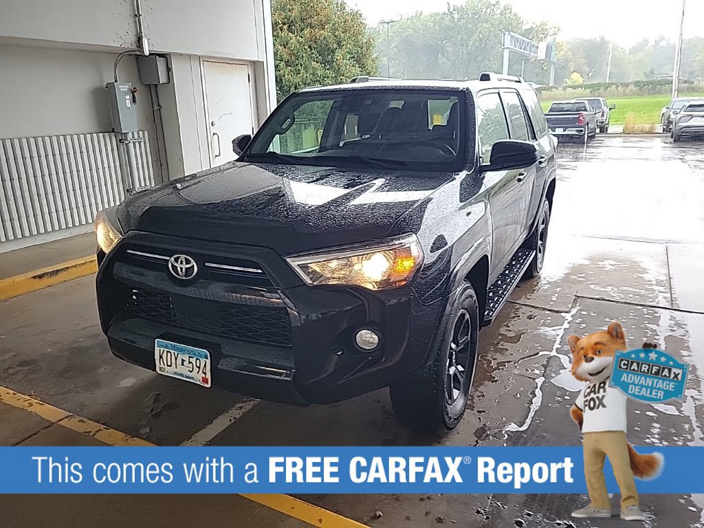 Used 2020 Toyota 4Runner SR5 AWD/4WD image 2