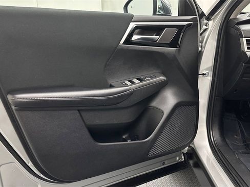 Used 2022 Mitsubishi Outlander ES image 18