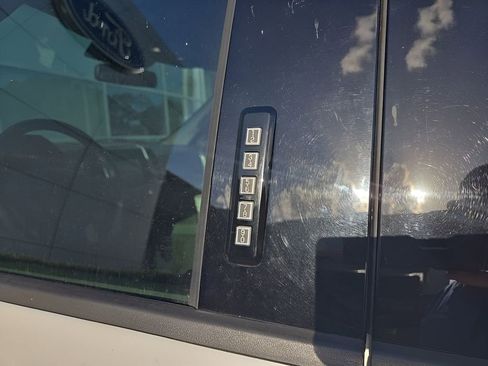 Used 2015 Ford F150 XLT w/ Equipment Group 302A Luxury image 17