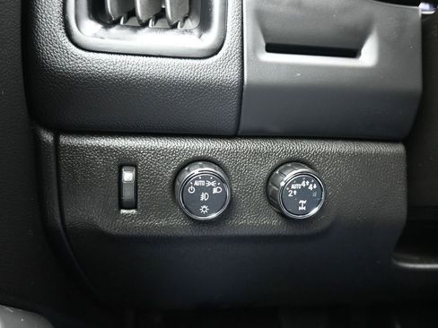 Used 2021 Chevrolet Colorado LT w/ Safety Package image 26