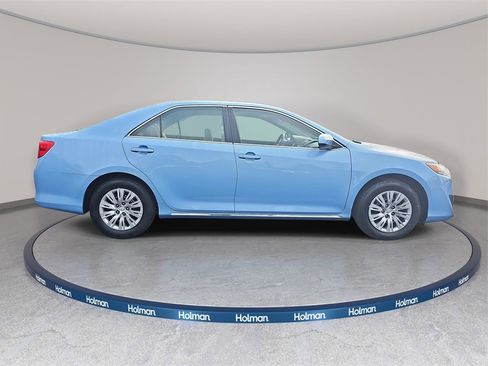 Used 2012 Toyota Camry LE image 4