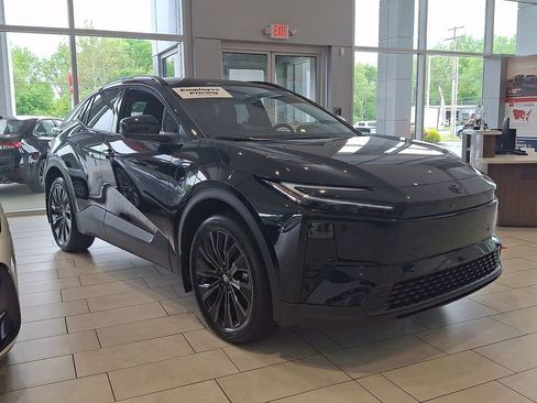 New 2026 Toyota C-HR AWD/4WD image 4