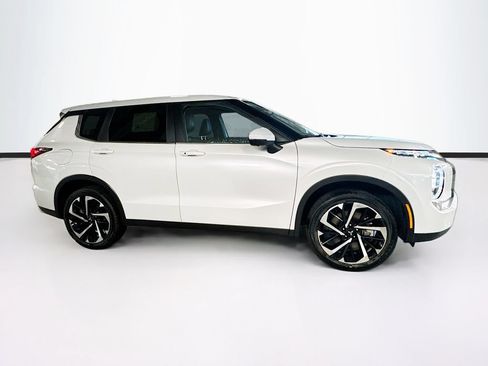 Used 2024 Mitsubishi Outlander SE AWD/4WD image 4