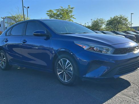 Used 2023 Kia Forte LXS w/ LXS Technology Package FWD image 3