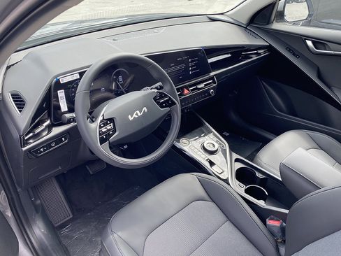 New 2026 Kia Niro Wind FWD image 12