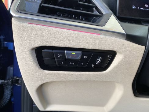 Used 2024 BMW 330i xDrive Sedan w/ Convenience Package image 27