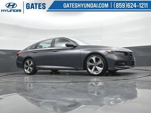 Used 2018 Honda Accord Touring image 41