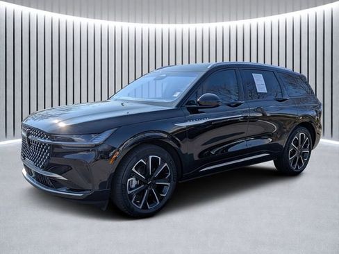 Certified 2024 Lincoln Nautilus Reserve image 7