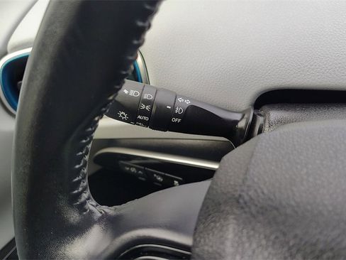 Used 2020 Toyota Prius XLE image 16