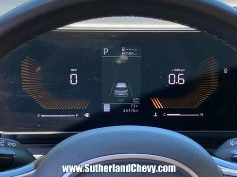 Used 2025 Kia Carnival FWD image 19
