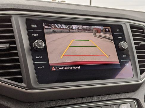 Certified 2020 Volkswagen Atlas Cross Sport SE image 17