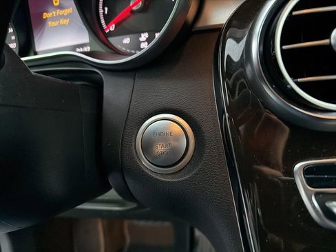 Used 2017 Mercedes-Benz GLC 300 4MATIC image 31