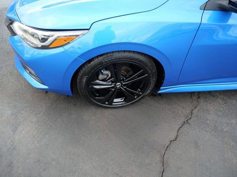 Used 2021 Nissan Sentra SR w/ SR Premium Package image 35