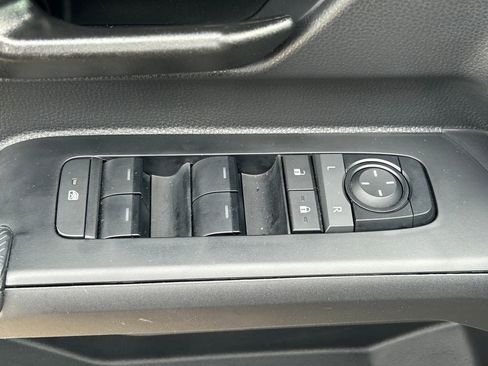 Used 2025 Toyota Tacoma SR5 w/ SR5 Upgrade Package image 23