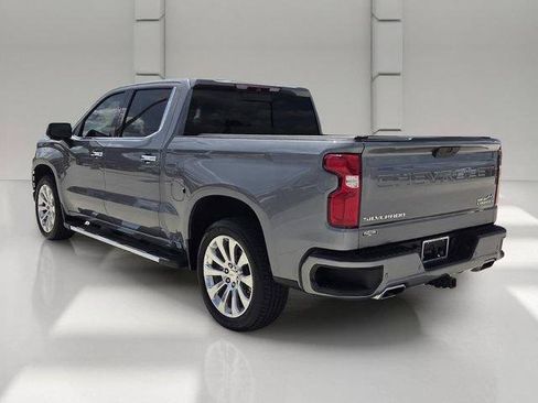Used 2019 Chevrolet Silverado 1500 High Country w/ Technology Package AWD/4WD image 3