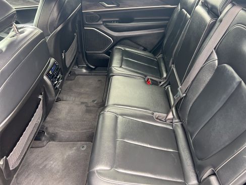 Used 2022 Jeep Grand Cherokee L Limited image 25