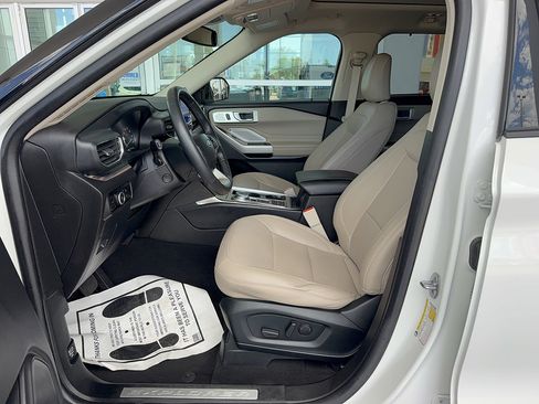 Certified 2023 Ford Explorer Limited w/ Limited Technology Package RWD image 11