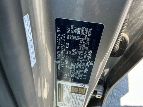 Used 2025 Kia Sportage LX FWD image 23