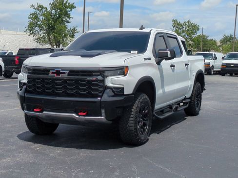 Used 2025 Chevrolet Silverado 1500 ZR2 w/ Technology Package AWD/4WD image 5