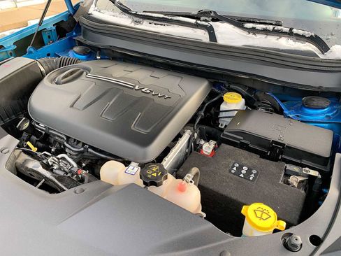 Used 2019 Jeep Cherokee Trailhawk w/ Cold Weather Group image 28