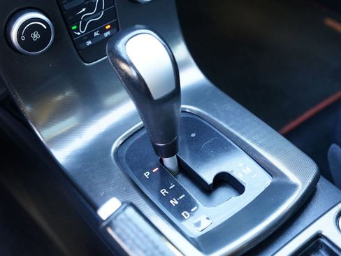 Used 2011 Volvo C30 T5 R-Design image 18