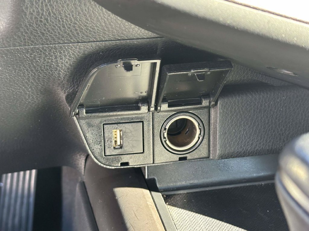 Used 2024 Toyota Camry SE FWD image 40