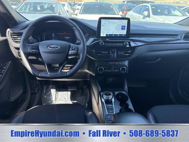 Used 2025 Ford Escape ST-Line Select AWD/4WD image 14