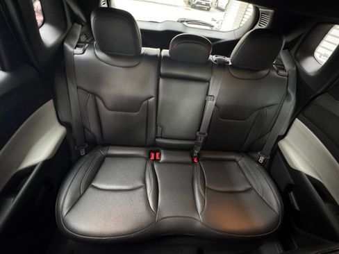 Used 2025 Jeep Compass Limited image 38