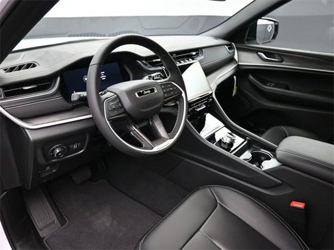 New 2025 Jeep Grand Cherokee L Limited w/ Black Appearance Package image 12