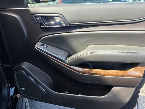 Used 2016 Chevrolet Suburban LT image 25