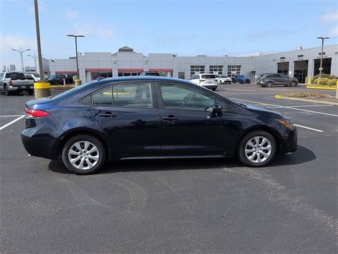 Certified 2025 Toyota Corolla LE image 8