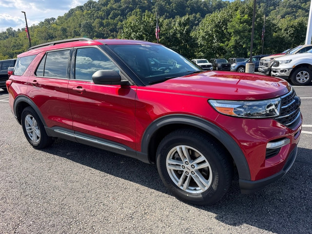Used 2020 Ford Explorer XLT w/ Equipment Group 202A AWD/4WD image 12