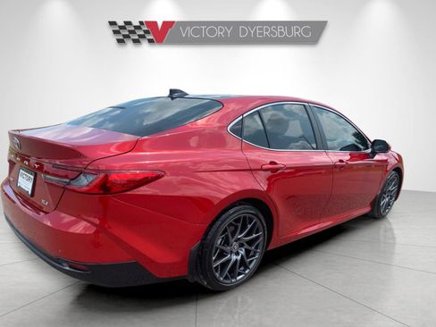 Used 2025 Toyota Camry XLE FWD image 4