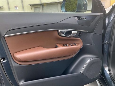 Used 2022 Volvo XC90 T8 Inscription w/ Advanced Package image 26