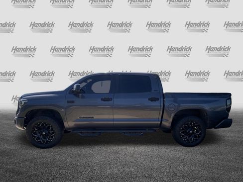 Used 2018 Toyota Tundra SR5 w/ SR5 Upgrade Package AWD/4WD image 7