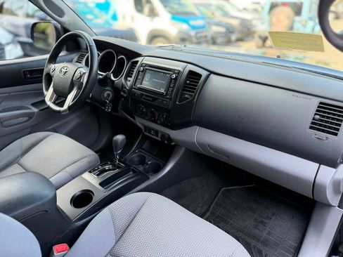 Used 2015 Toyota Tacoma 4x4 Access Cab w/ Convenience Package image 13