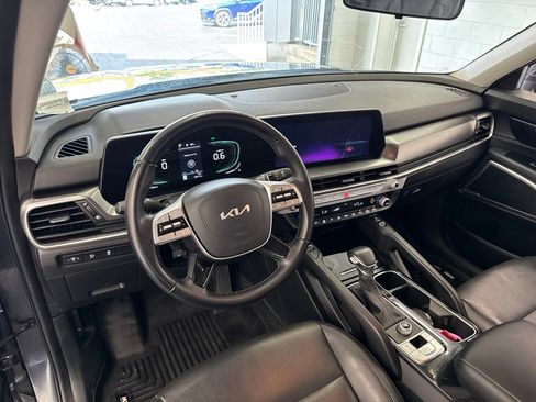 Used 2024 Kia Telluride S FWD image 16