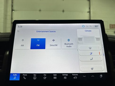 Used 2024 Ford Expedition XLT image 26