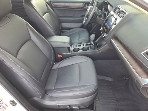 Used 2018 Subaru Outback 2.5i Limited image 19