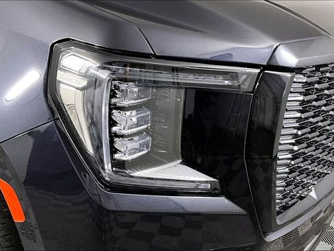 Used 2023 GMC Yukon Denali Ultimate AWD/4WD image 29