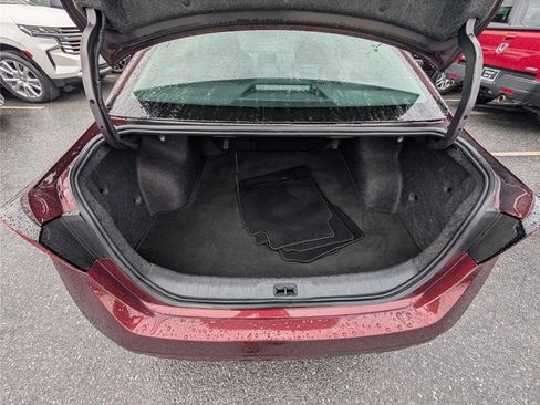 Used 2025 Nissan Altima 2.5 SV FWD image 13