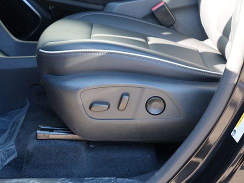 Used 2025 Buick Enclave Preferred image 15