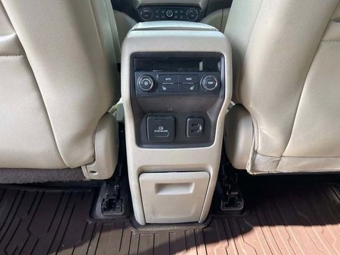 Used 2017 GMC Acadia Denali w/ Technology Package AWD/4WD image 19